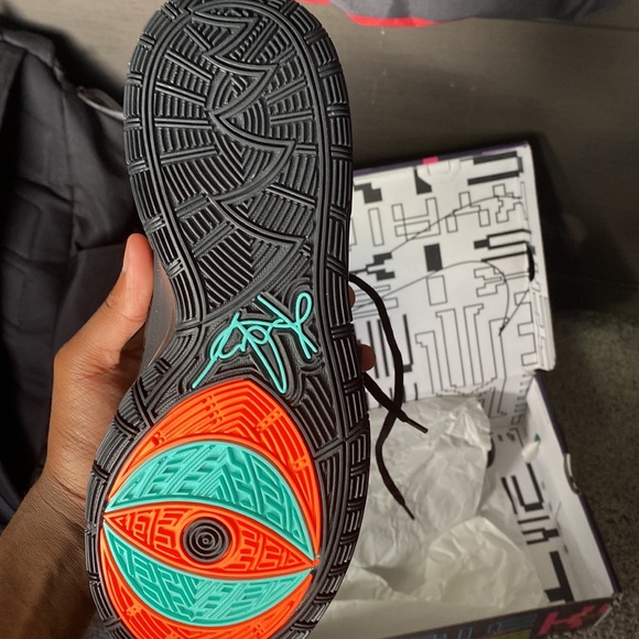 Kyrie 6:shot clock